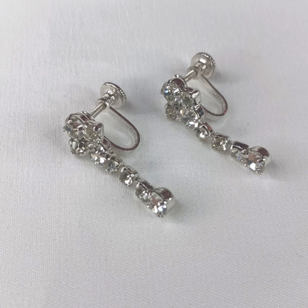 Vintage Drop Down Rhinestone Screw On Earrings.